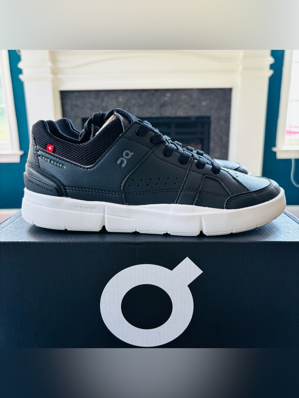 On Running The Roger Clubhouse Women's Sneakers Black/White 48.99428